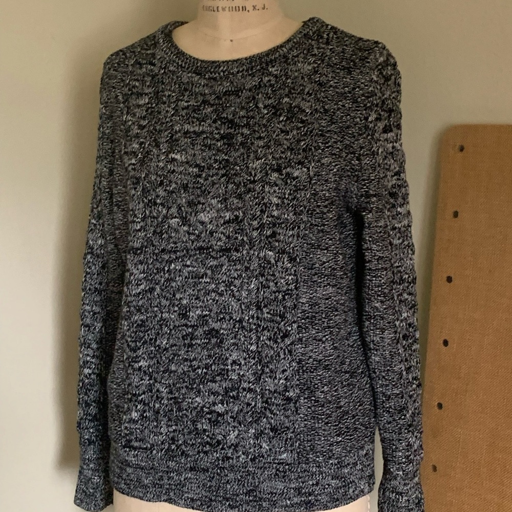 GAP KNITTED BLACK & WHITE HEATHER SWEATER